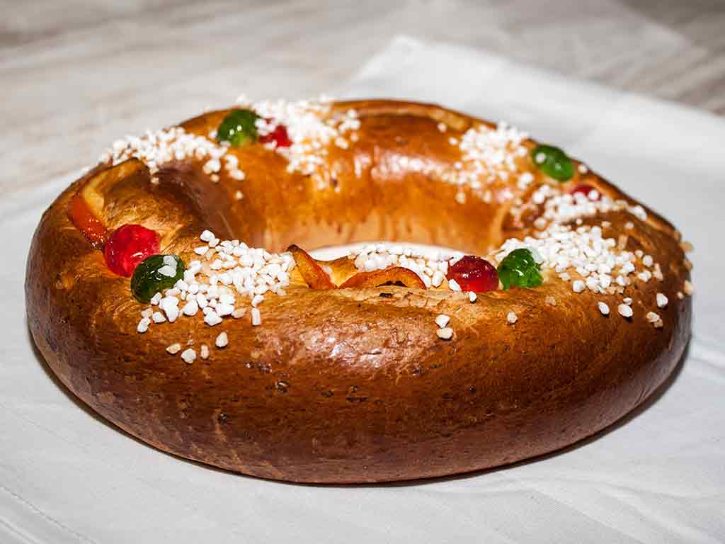 Receta de Roscón de Reyes Casero de hojaldre con Crema Pastelera Paso a paso
